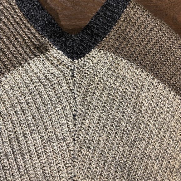 La Fee VERTE, Anthropology V Nect Sweater - Picture 9 of 11